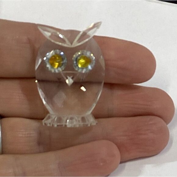 Vntg Retired Swarovski crystal owl figurine feathered beauties green yellow eyes - Picture 4 of 4